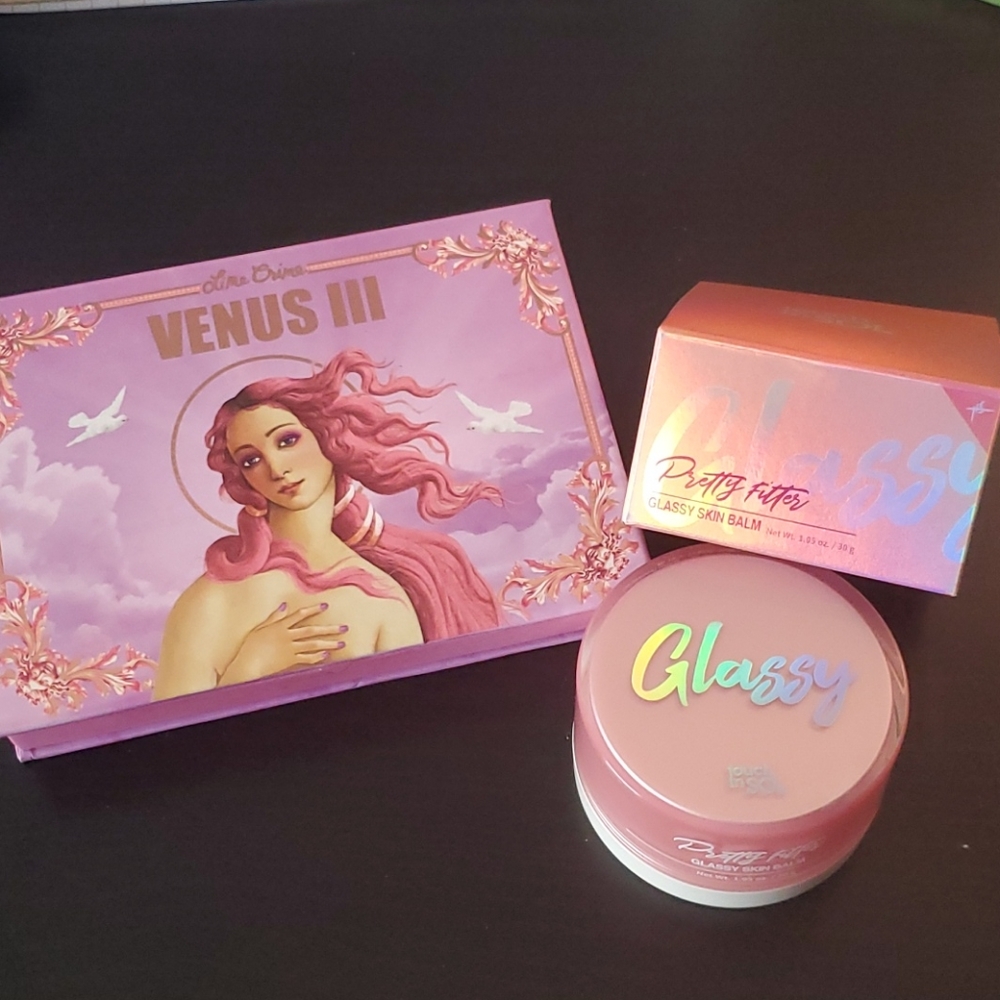 Venus 111 Pallette | Pretty Filter Glassy Skin